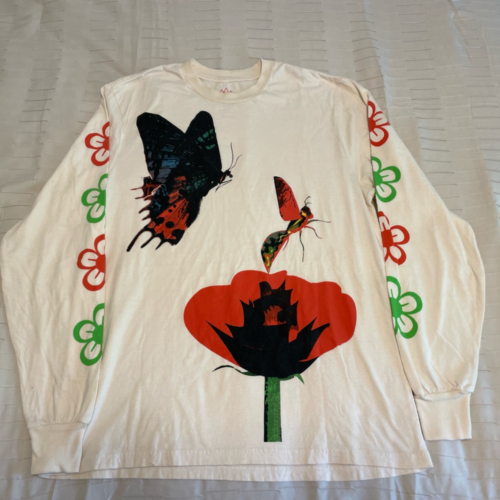 ALTRU BUTTERFLY FLOWER NATURE L/S TEE GRAPHIC ON FRONT & SLEEVES